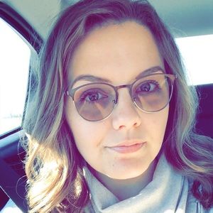 Meet your Posher, Alicia